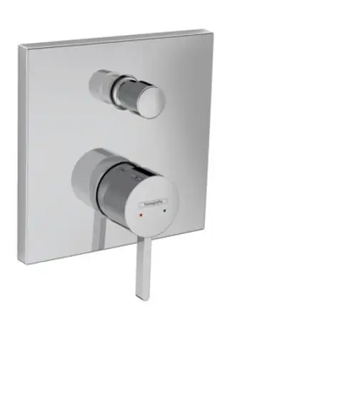 Hansgrohe Einhebel-Wannenmischer in Chrom. Der Mischer hat einen runden Bedienknopf mit Temperaturanzeige und einen separaten Hebel für die Wasserregulierung.
